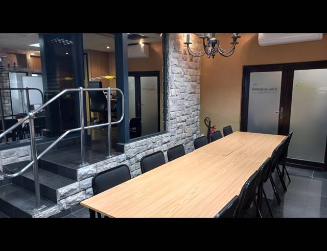 1,100M² BUILDING TO LET IN WESTMEAD